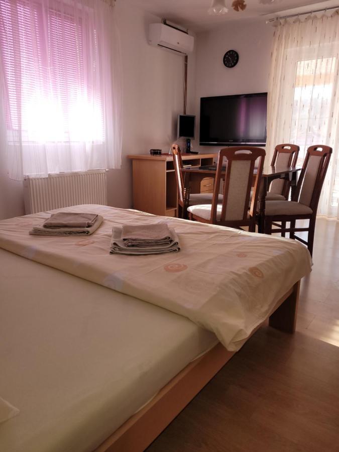 Apartmani Apolon Rednek Kültér fotó