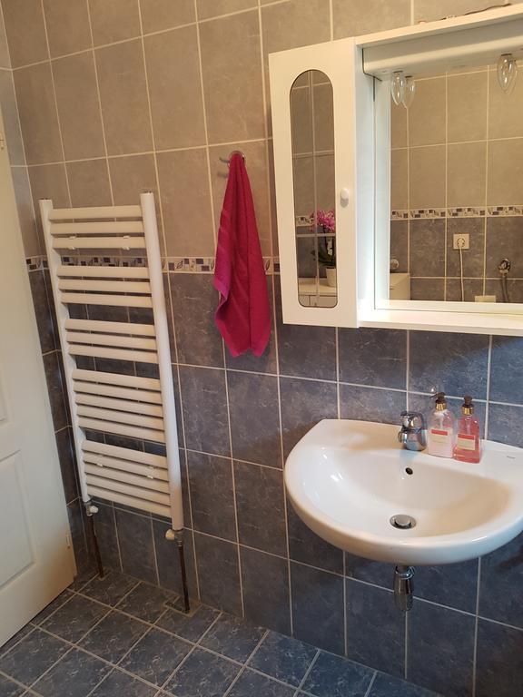 Apartmani Apolon Rednek Kültér fotó