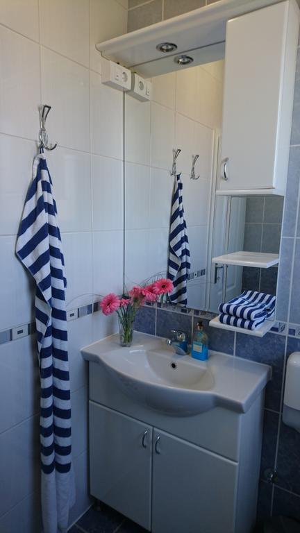 Apartmani Apolon Rednek Kültér fotó
